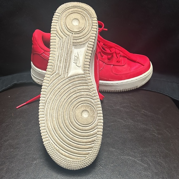 Nike Air siren red sneaker, size 6.5 - Picture 3 of 7